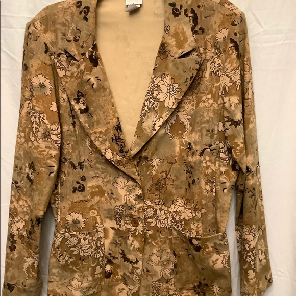 Blazer - Picture 5 of 7